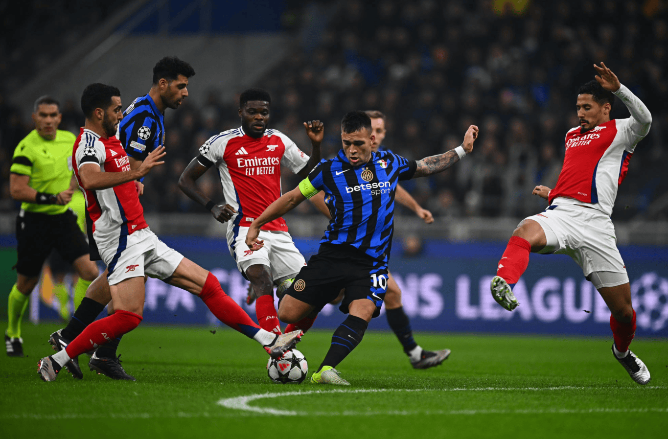 西多夫：当球员因任何原因感到受伤时，俱乐部应该迈出第一步